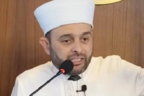 Dilleri zehir saçıyor!