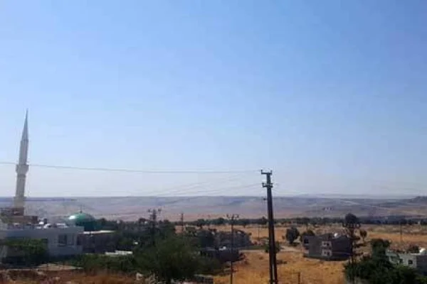 Köylü tarlasına gidemiyor