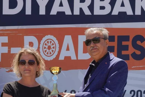 Vali harcıyor, kayyum vali ödüyor