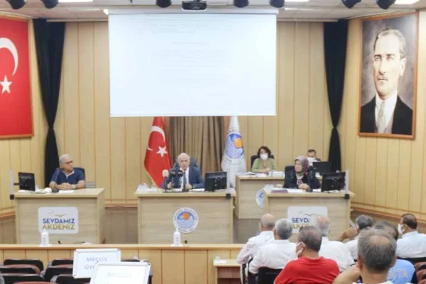 Kararları Meclis'ten geçirince gözaltındaki üyeleri bıraktılar