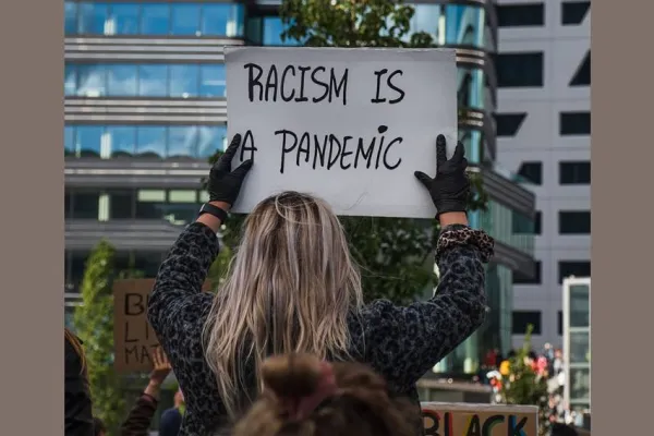 Irkçılık insanı hasta ediyor