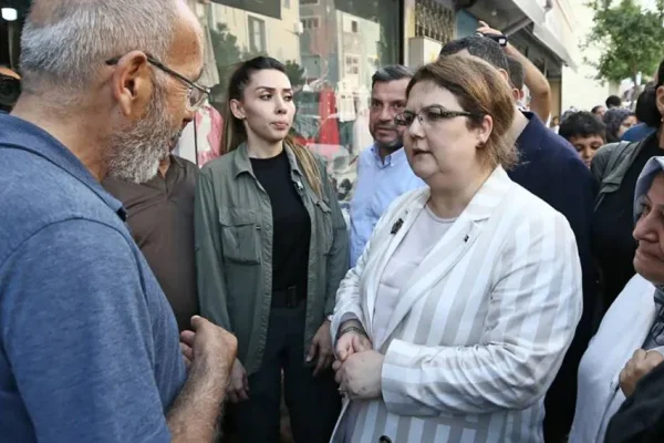Faşist kafalardan zehir damlıyor 