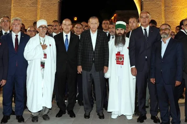 Erdoğan’ın Alevi kurumlarını ziyaretini nasıl okumalı?