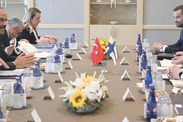 Savaşa destek vermeyin Kürtleri iade etmeyin! 