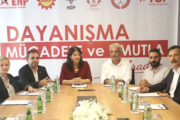Demokrasi İttifakı büyüyor
