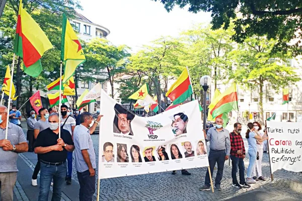 Kiel’de işgal ve tecrit protestosu