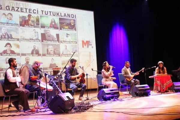 Şarkılar özgür basın için