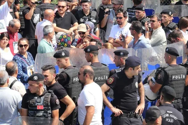 Kayıp yakınlarına gözaltı
