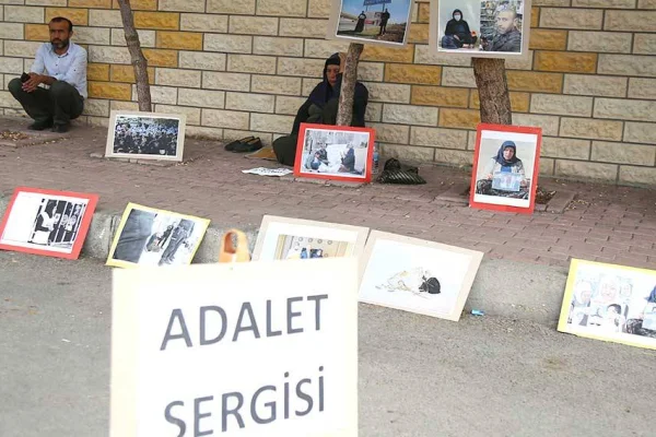 Adli yıla Şenyaşar sergisi