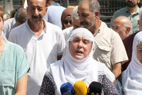 Tutsaklara pişmanlık dayatmayın