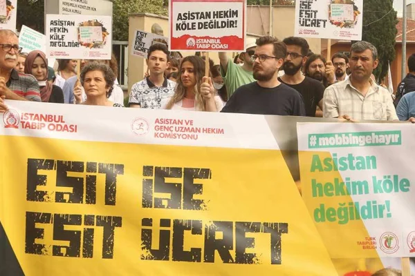 Asistan hekimler tepkili