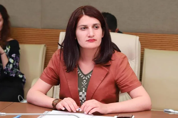 Baş eğmedik, eğmeyiz