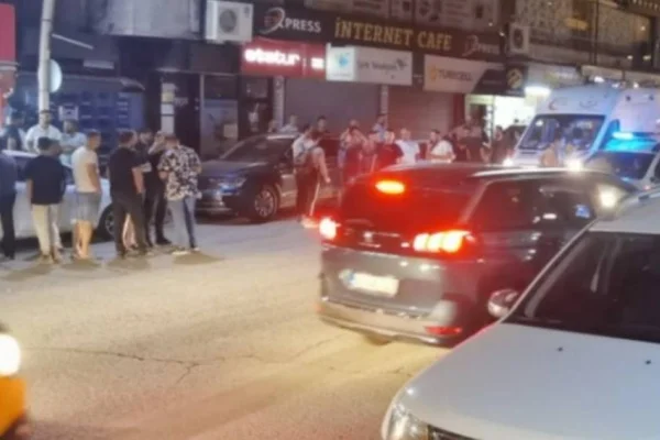 Devletten beslenen erkek kadına saldırıyor
