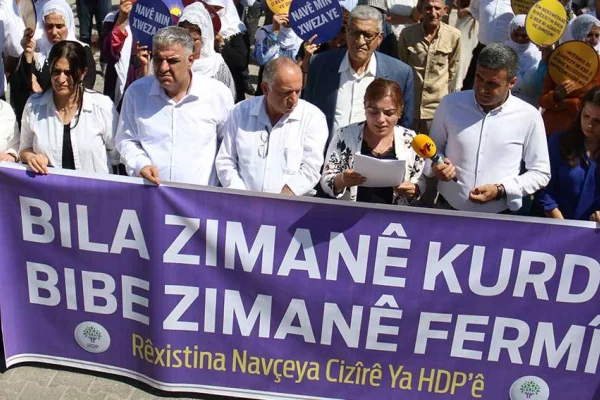 Kürtçe resmi ve eğitim dili olsun