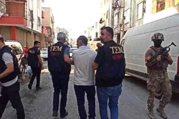 Belediye çalışanlarına gözaltı