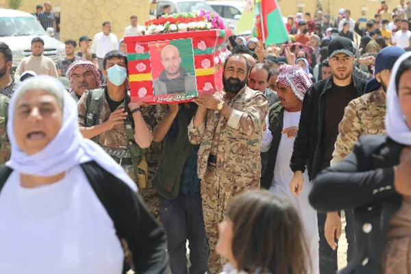 Êzîdîler direnerek kazanıyor