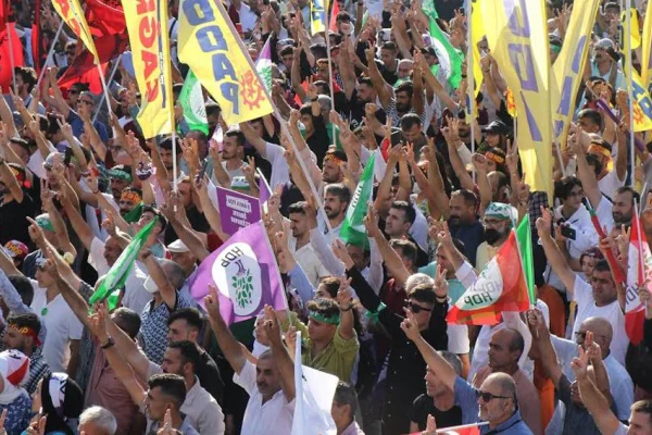 “Batı mı Doğu mu” meselesi ve politik durumda belirsizlik 