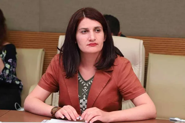 Halkın vekili hücrede