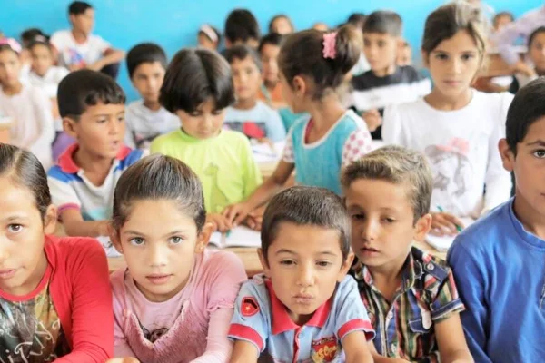 878 bin öğrenci için ders zili çaldı