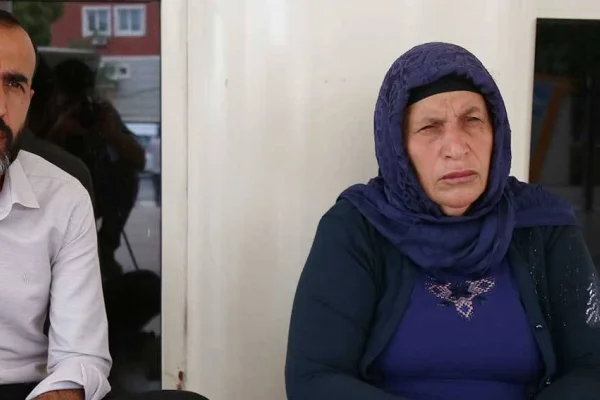 Hasta haliyle nöbeti sürdürüyor