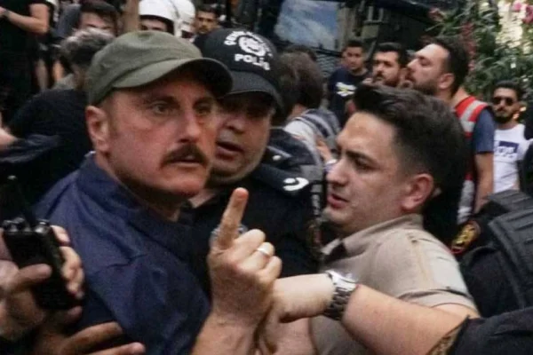 Valilik polise kalkan oldu