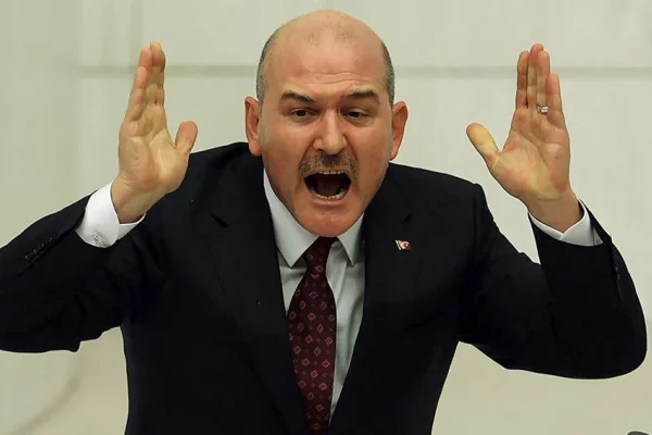 TC çatırdarken…
