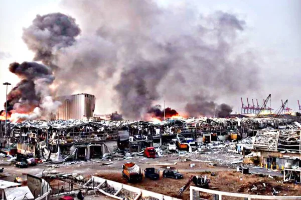 Beyrut'ta patlama istifa getirdi