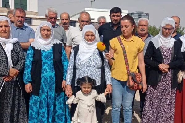Tutsak yakınları 324 gündür nöbette