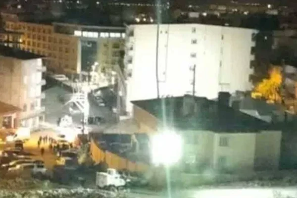 Jinên Tîrêjên Rojê, 4 polisi öldürdü