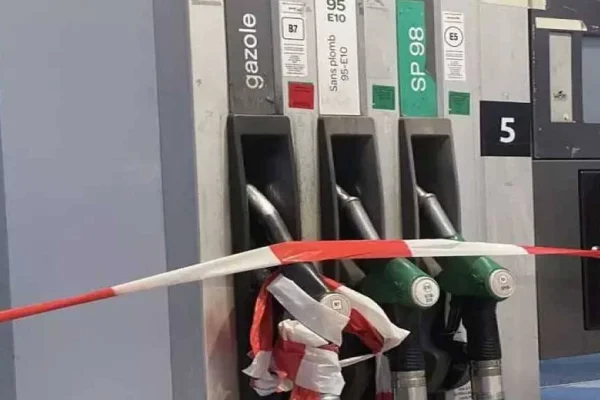 Fransız hükümeti grevcileri tehdit etti