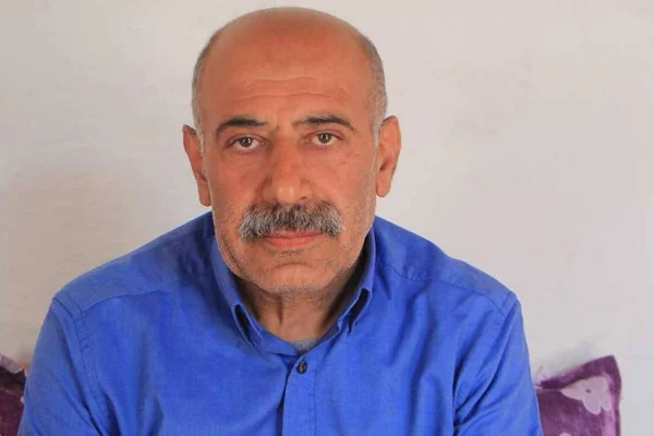 Dışarı çıkınca toprağa uzan