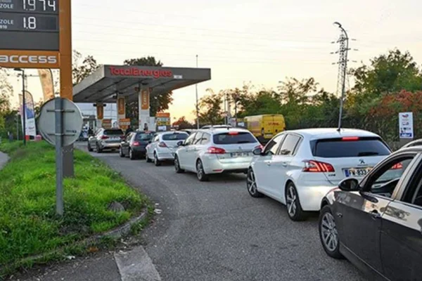 Fransa’da grev yayılıyor