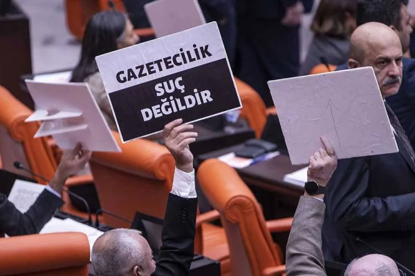 Sansür de artık yasal
