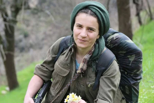 Sara abluka altında defnedildi