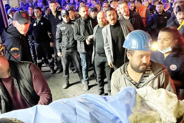 Hem emeğimiz hem ömrümüz çalınıyor