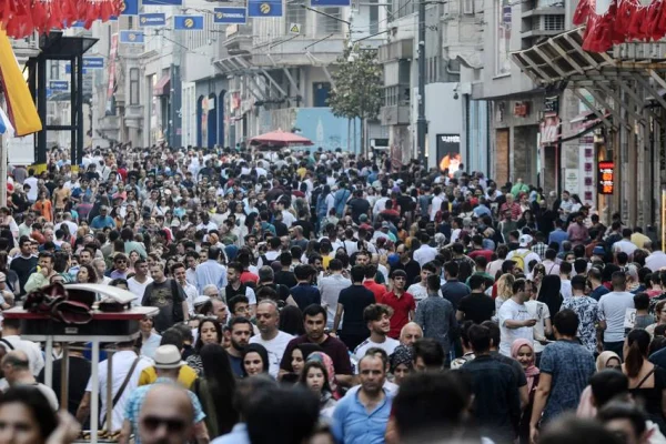 Entelektüel yoksunu ülke, liyakatsiz yönetim