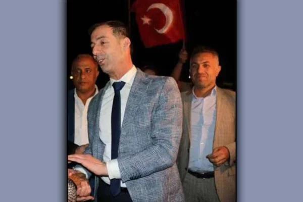 Türk bayrağına yakışan karşılama