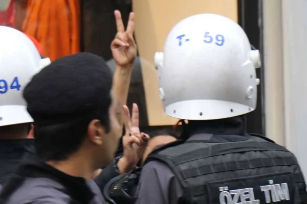 153 kişi gözaltına alındı