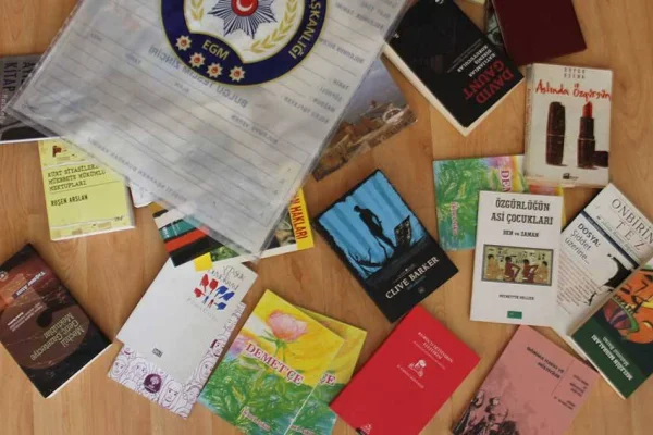 'Suç delili’ kitaplar iade edildi