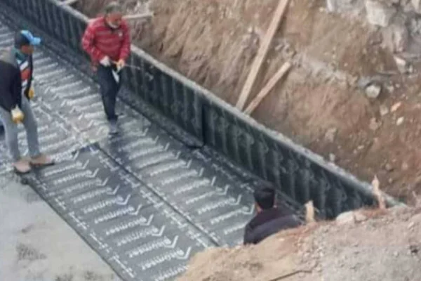 Toplu mezar alanına havuz