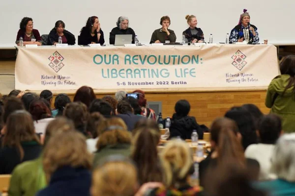 Mücadelenin ekseni ‘kadın devrimi’
