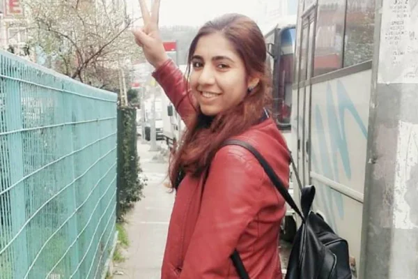 Muayeneye kelepçe engeli