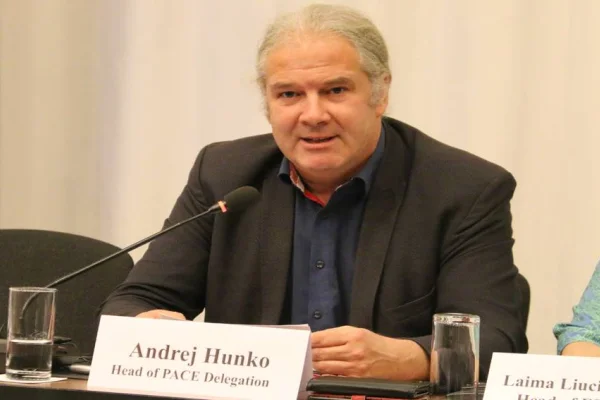 Alman vekil Hunko’dan OPCW’ye mektup 