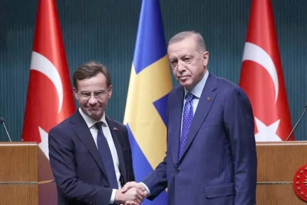 İsveç Erdoğan’ın dediğine uydu