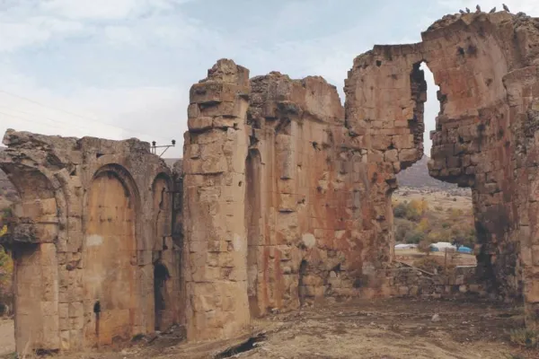 Surp Harutyun Kilisesi yıkılıyor