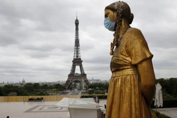 Paris 'kırmızı bölge' ilan edildi