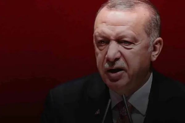 Ülkesini bombalatan şizofren ve Kürtler