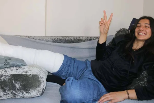 Polis ayağını kırdı, doktor örtbasa çalıştı