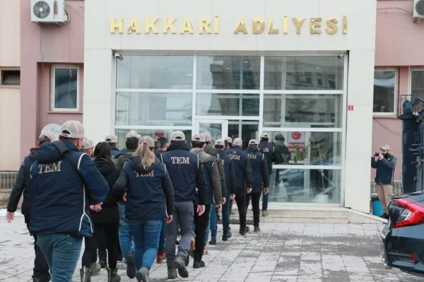 Gever’de üç kişi tutuklandı