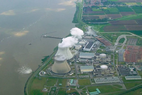 Hollanda nükleer enerjiye yöneldi